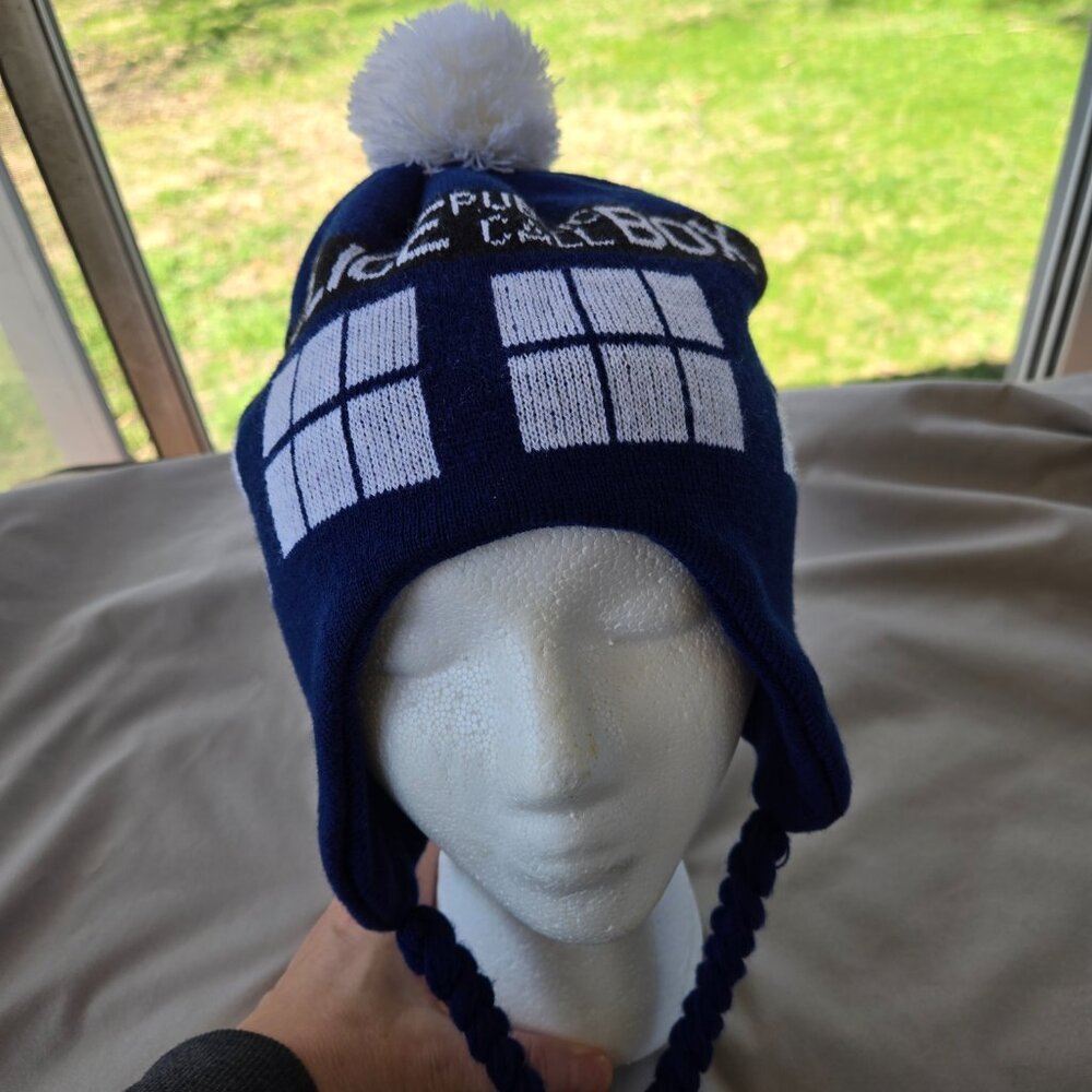 Doctor Who Tardis Box BBC Licensed Laplander Knitted Pompom Beanie Hat